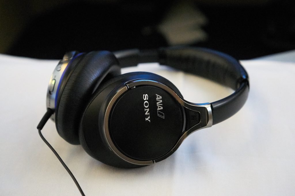 ANA First Class - Sound cancelling headset